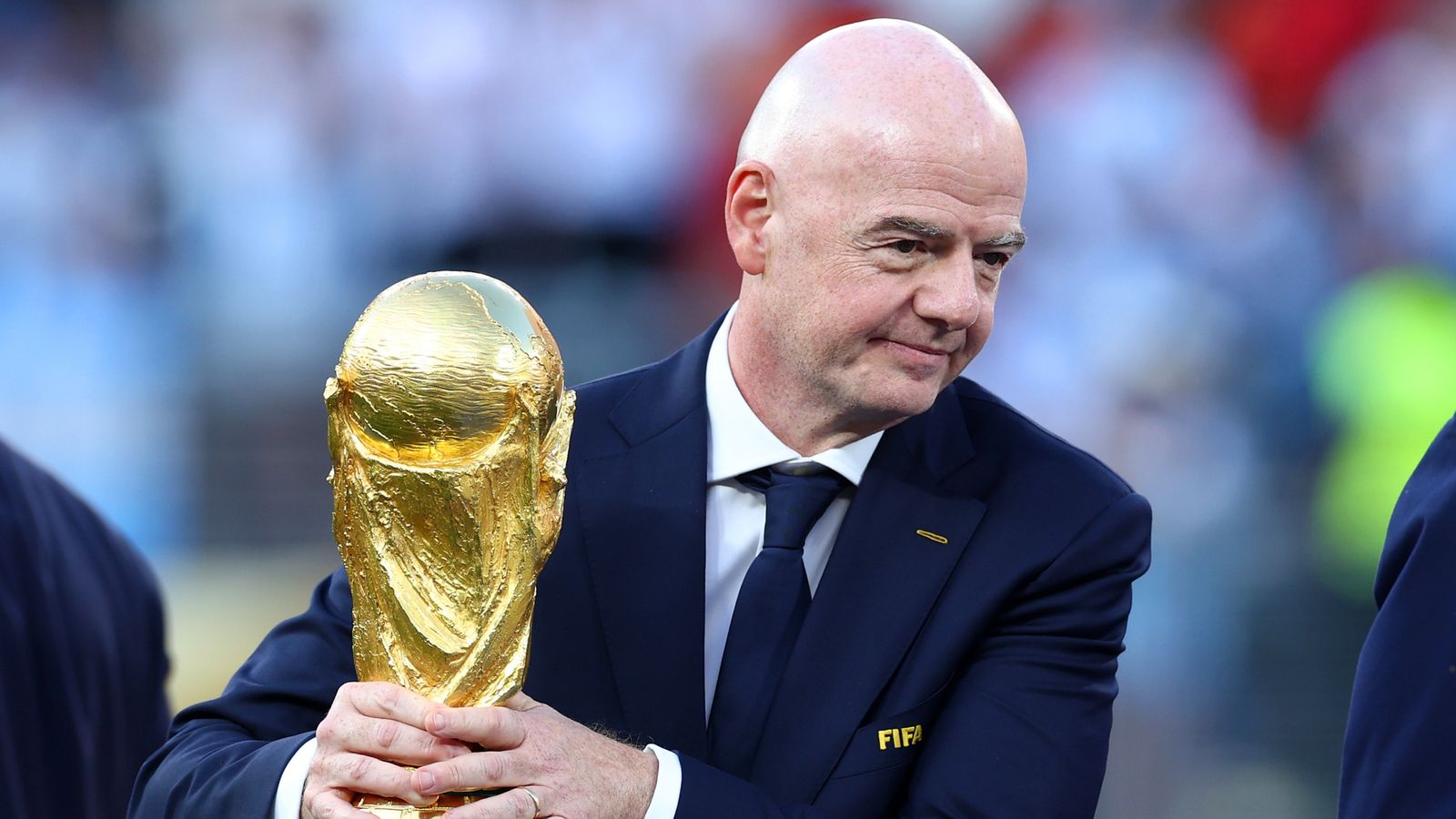 世界杯:国际足联主席因凡蒂诺提出3000万英镑激励,鼓励成员支持有争议的私人投资计划